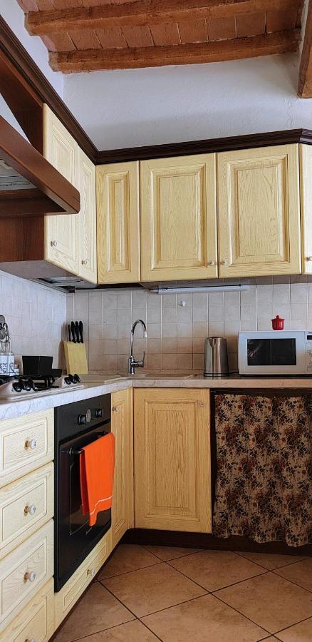 Il Castello Apartment Bucine Bagian luar foto