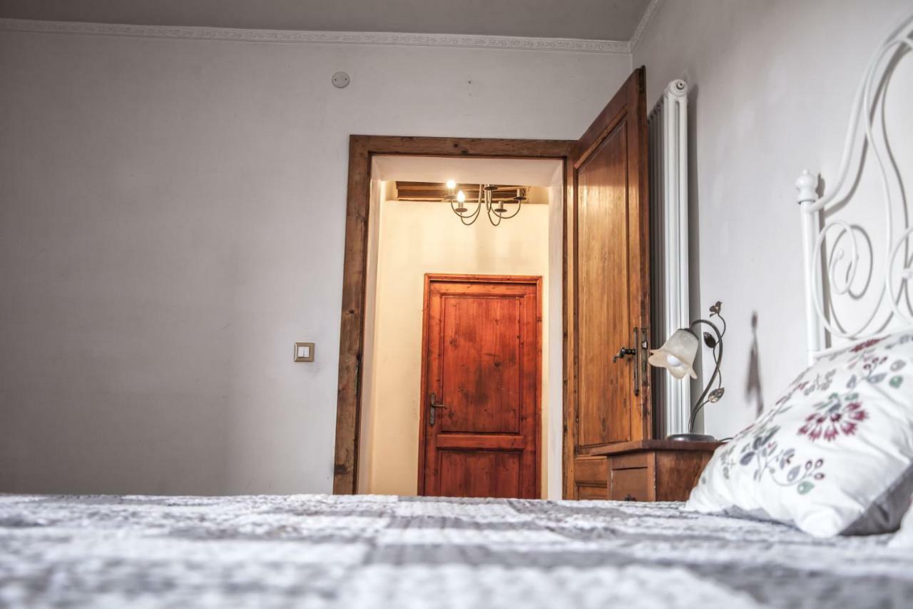 Il Castello Apartment Bucine Bagian luar foto